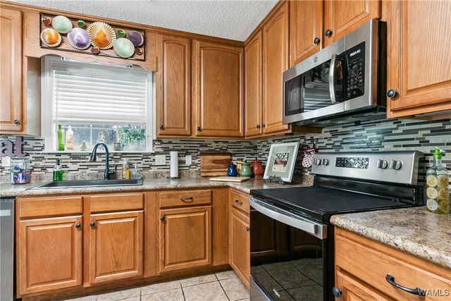 2330 Cross Creek, Tuscaloosa, AL 35404