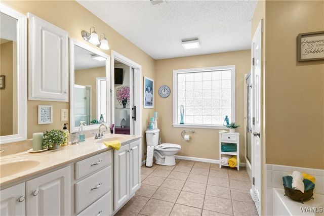 2330 Cross Creek, Tuscaloosa, AL 35404