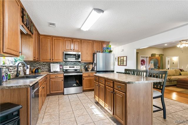 2330 Cross Creek, Tuscaloosa, AL 35404