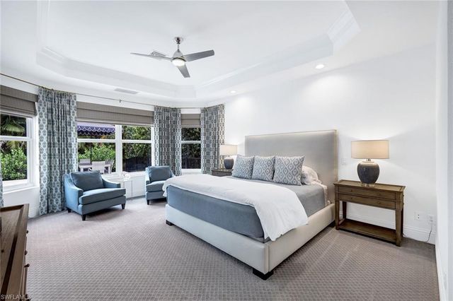 1427 Hemingway PL, Naples, FL 34103