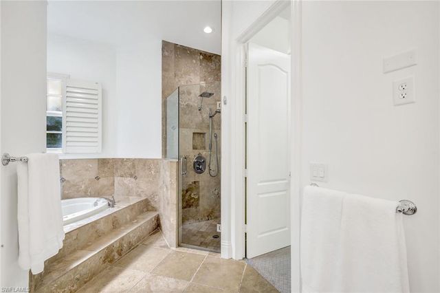 1427 Hemingway PL, Naples, FL 34103