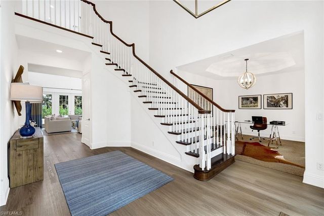 1427 Hemingway PL, Naples, FL 34103