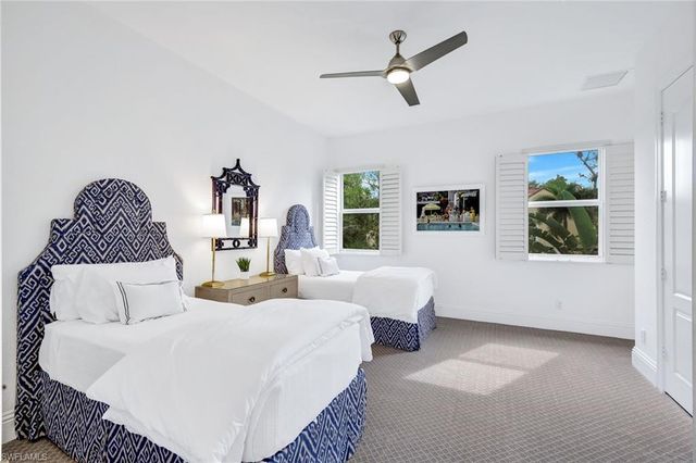 1427 Hemingway PL, Naples, FL 34103
