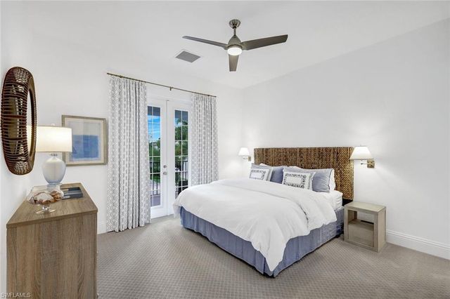 1427 Hemingway PL, Naples, FL 34103