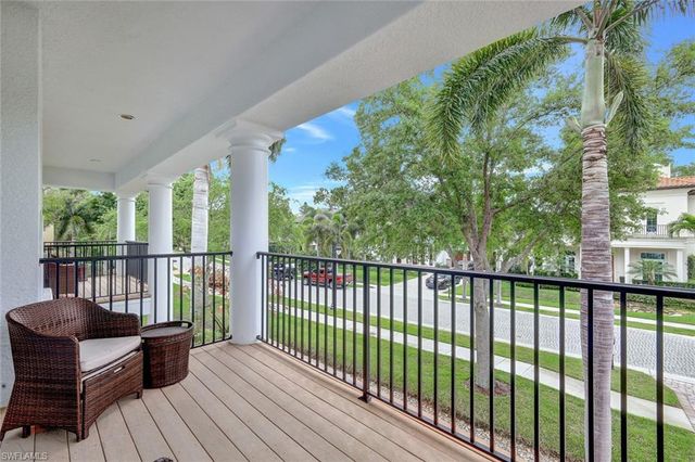 1427 Hemingway PL, Naples, FL 34103