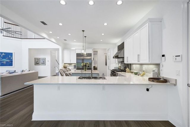 1427 Hemingway PL, Naples, FL 34103