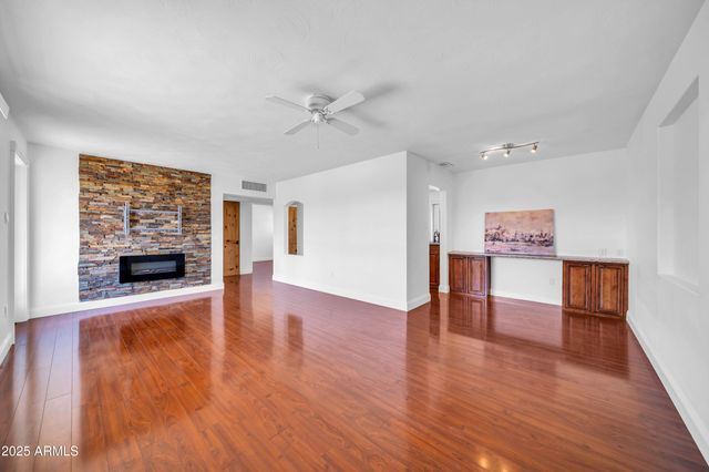 1448 E ROYAL PALM Road, Phoenix, AZ 85020