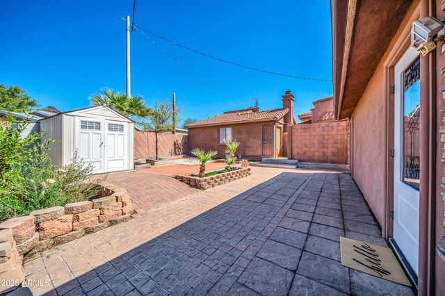 1448 E ROYAL PALM Road, Phoenix, AZ 85020
