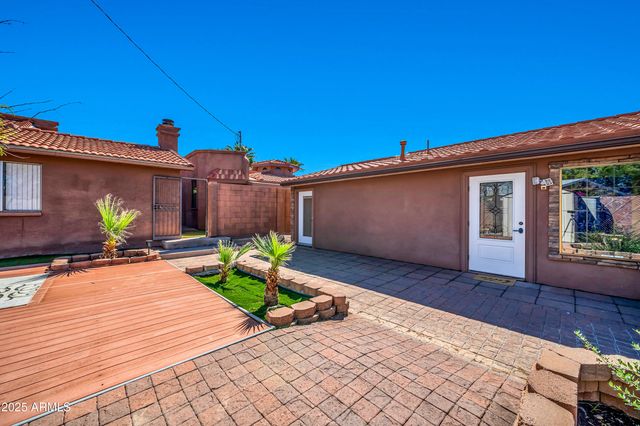 1448 E ROYAL PALM Road, Phoenix, AZ 85020