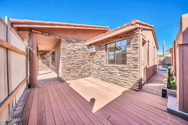 1448 E ROYAL PALM Road, Phoenix, AZ 85020