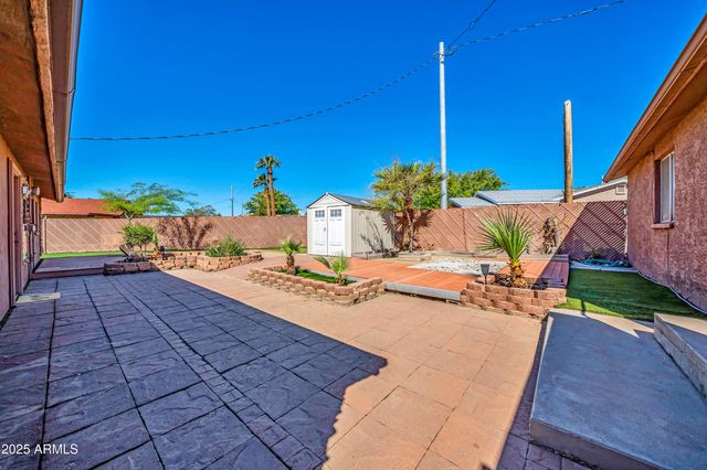 1448 E ROYAL PALM Road, Phoenix, AZ 85020