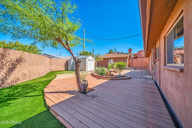 1448 E ROYAL PALM Road, Phoenix, AZ 85020