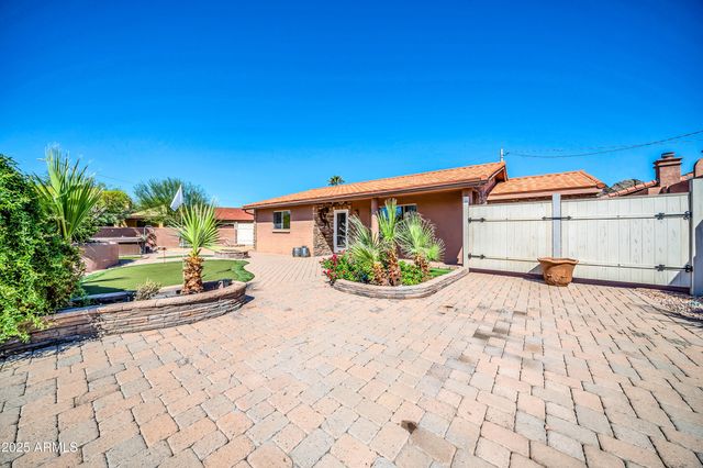 1448 E ROYAL PALM Road, Phoenix, AZ 85020