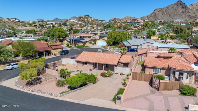 1448 E ROYAL PALM Road, Phoenix, AZ 85020