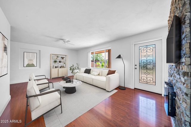 1448 E ROYAL PALM Road, Phoenix, AZ 85020