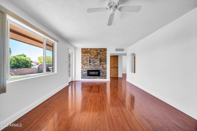 1448 E ROYAL PALM Road, Phoenix, AZ 85020