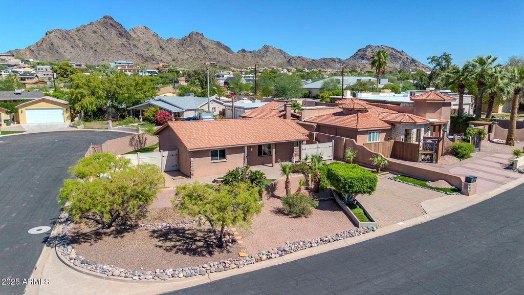 1448 E ROYAL PALM Road, Phoenix, AZ 85020