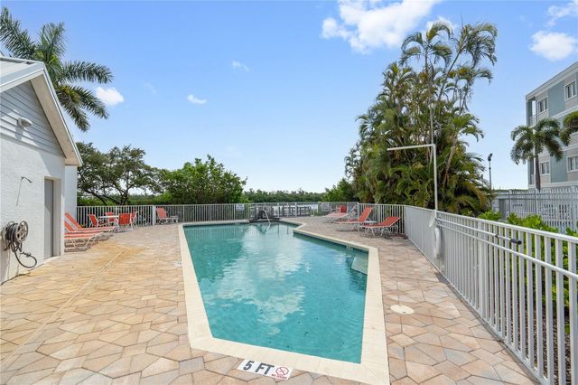 2255 N BEACH ROAD 12, Englewood, FL 34223