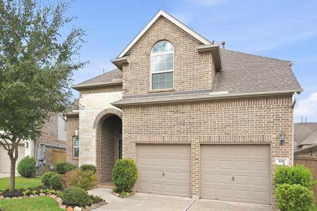 632 Kickapoo Court, Webster, TX 77598