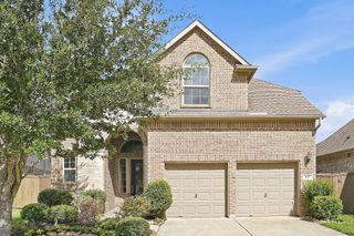 632 Kickapoo Court, Webster, TX 77598