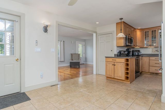 39 Dearborn Avenue, Hampton, NH 03842
