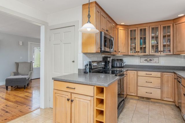 39 Dearborn Avenue, Hampton, NH 03842