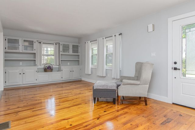 39 Dearborn Avenue, Hampton, NH 03842