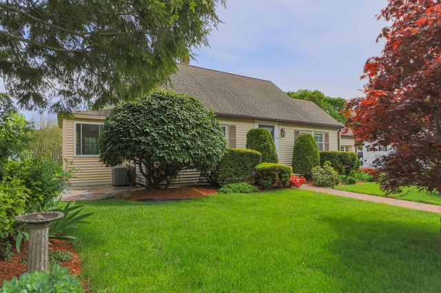 39 Dearborn Avenue, Hampton, NH 03842