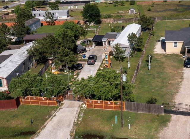 220 Road 5109, Cleveland, TX 77327