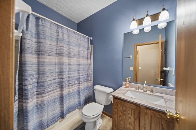 5924 Heritage Farms Drive, Hilliard, OH 43026