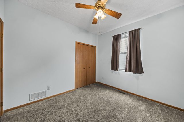 5924 Heritage Farms Drive, Hilliard, OH 43026