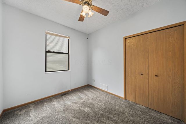 5924 Heritage Farms Drive, Hilliard, OH 43026
