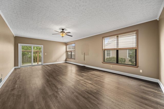 5924 Heritage Farms Drive, Hilliard, OH 43026