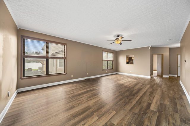 5924 Heritage Farms Drive, Hilliard, OH 43026