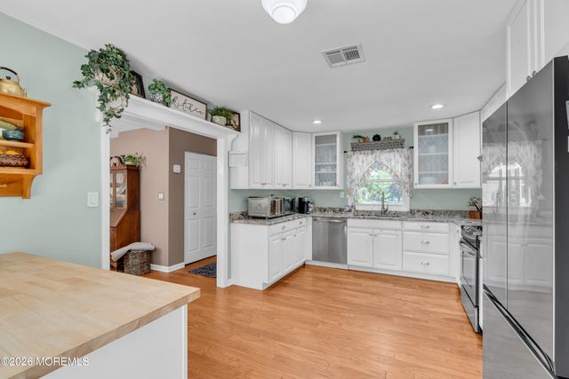 186 Van Brackle Road, Aberdeen, NJ 07747