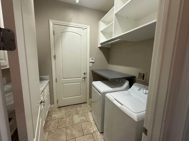 210 Versilia CIR, Lakeway, TX 78734