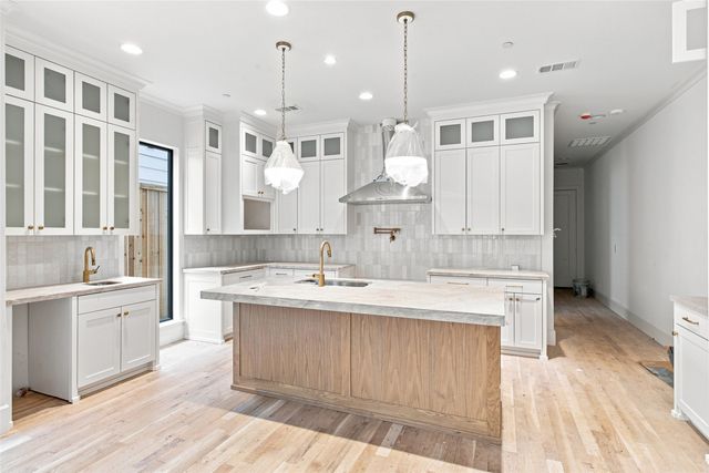 4430 Glenwick Lane, University Park, TX 75205