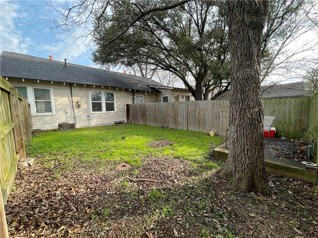 407 East Pease Street, Bryan, TX 77803