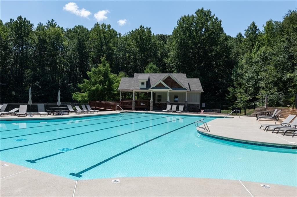 Image 23 of property listing at 7715 Wandering Oak Way, Cumming, GA 30041