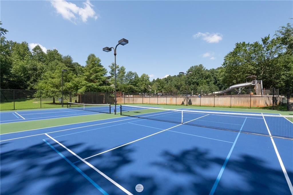 Image 25 of property listing at 7715 Wandering Oak Way, Cumming, GA 30041