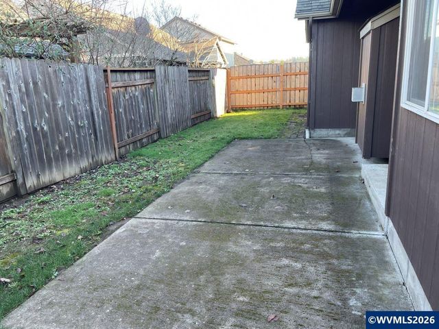 2456 Connemara Ct SE, Salem, OR 97317