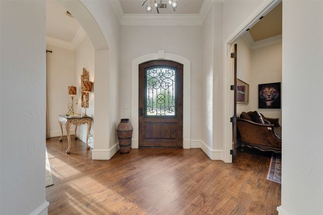 5841 Lakeside Drive, Fort Worth, TX 76179