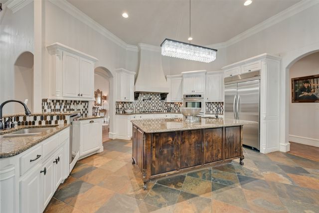 5841 Lakeside Drive, Fort Worth, TX 76179