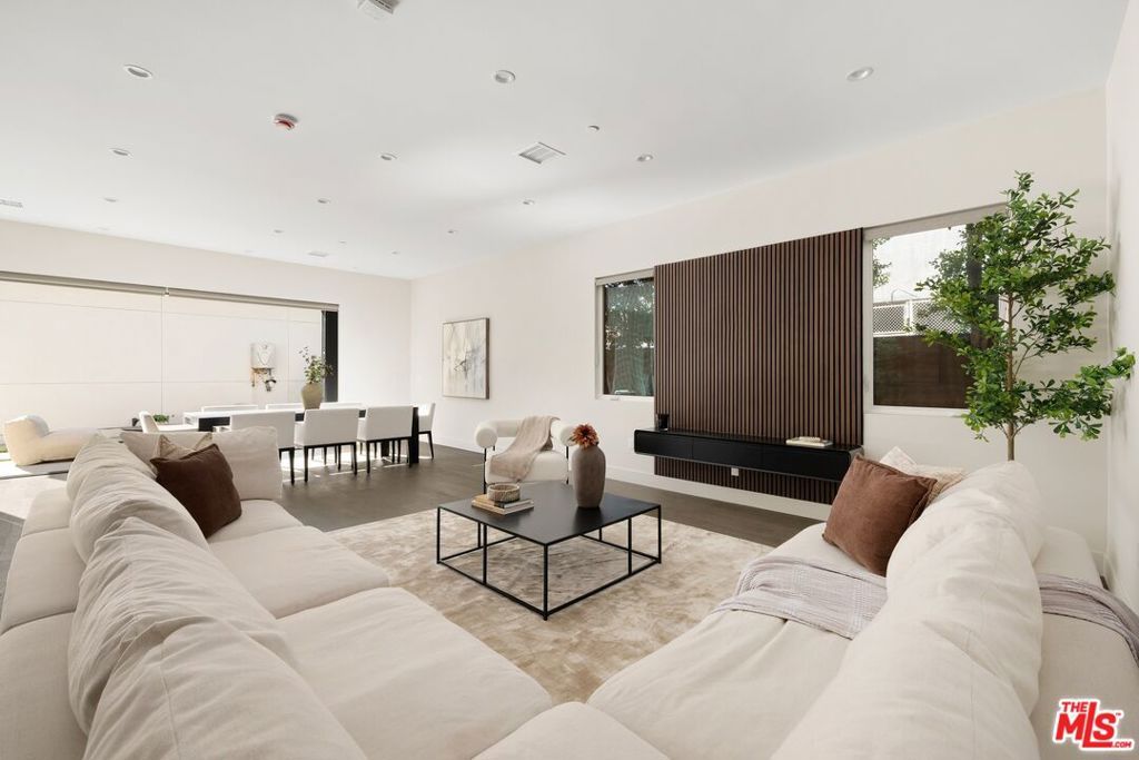 647 N Stanley Avenue, Los Angeles, CA 90036 — photo 2