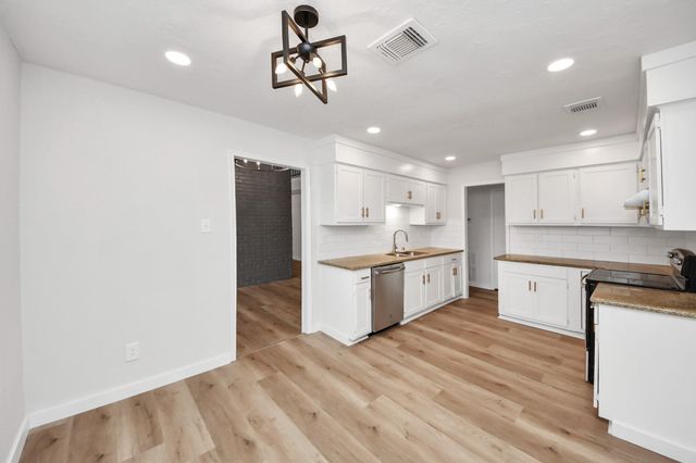 718 Land Grant Drive, Richmond, TX 77406