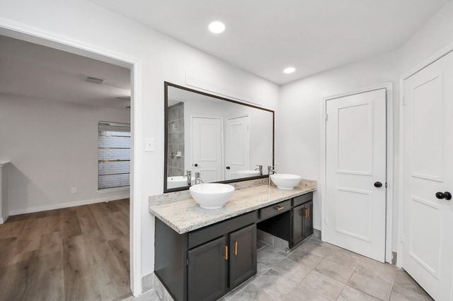 718 Land Grant Drive, Richmond, TX 77406