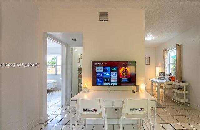 7031 NW 6th Ct, Miami, FL 33150