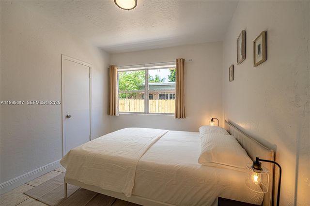 7031 NW 6th Ct, Miami, FL 33150