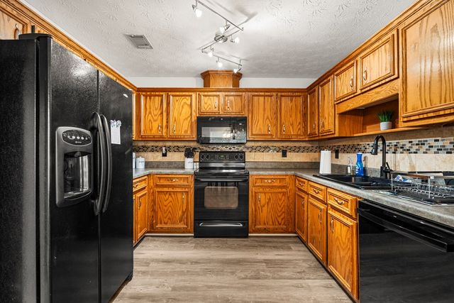 32 Lee Road 2108, Phenix City, AL 36870
