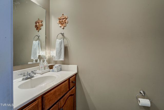 404 East Mountain View Road 104, Johnson City, TN 37601
